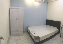 RENT SS2 Middle room double bed