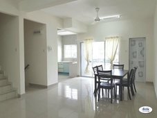 RM300 Medium size room at Nilai for rent, available to move in now