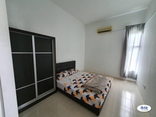 Room for rent @ Taman Pelangi, Johor Bahru