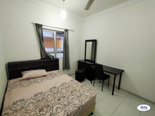 [Short or Long Term] Furnished Middle Room at Suria Jelatek Residence, Ampang Hilir 5 min to LRT Jelatek, Ampang, KLCC, Gleneagles, Great eastern Mall