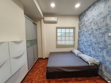 SS4C (PJ), Fully Furnished Master Room + Attached Bathroom (Free Utilities & WiFi) 3-5 minutes walk to Kelana Jaya LRT Station