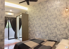SS4C (PJ), New Furnished Master Room + Attached Bathroom (Free Utilities & WiFi) 8 minutes walk to LRT Kelana Jaya