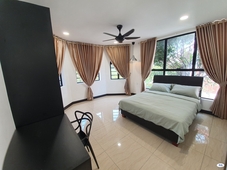 SS7 (PJ), Nice & New Fully Furnished Master Room + Private Attached Bathroom (Free Utilities,WiFi & Cleaning) + Many Car Park