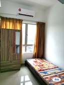 (WITH AIR COND) PRIVATE SINGLE ROOM CASA RESIDENSI, KOTA DAMANSARA FREE WIFI, WEEKLY CLEANING, 5 MINS WALK MRT STATION