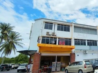 3 units Shoplots first floor For Rent