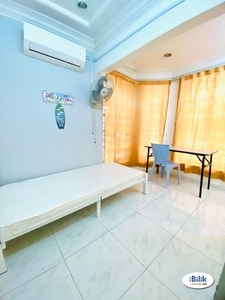 comfortable Immediately Move In. Medium Room for rent Kota Damansara PJ