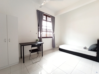 ??Cozy Single Room for Rent at Bukit Indah, Johor Bahru??