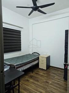 Middle Bedroom For Rental Elaeis 2 Condominium Bukit Jelutong