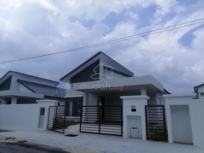 Single Storey Bungalow Never Stay at Springhill Heights Lukut For Sale