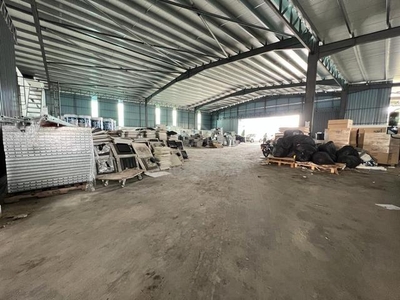 warehouse with double storey office building For Rent Mergong