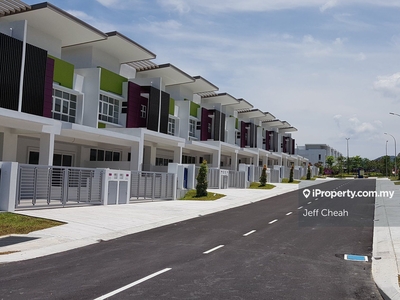 Brand New Landed House Freehold Guarde & Gated Community