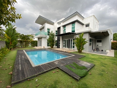 Double Storey Bungalow With Grand Swimming Pool In East Ledang Iskandar Puteri Johor For Sale