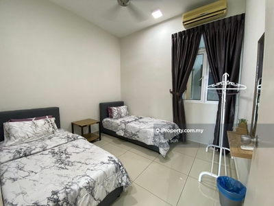 Full Loan Super Below Value Freehold Condo For Sell
