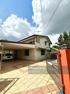 Prime Area Detached House For Rent! Located at Taman Seng Goon