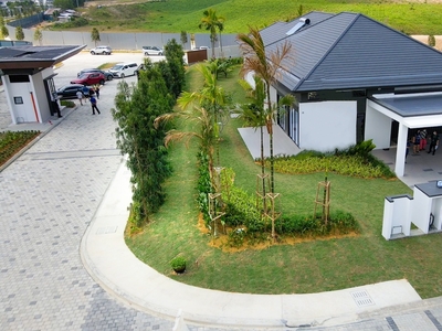 Resort Villa Themed FREEHOLD 60x100 Single Storey Bungalow