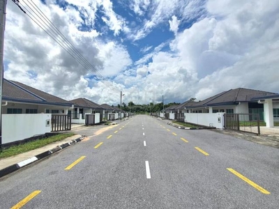 Big front road & land size Taman Pelangi Single Storey Semi D for Sale