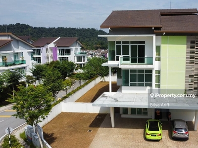 Brand New, Corner Bungalow House Ambrosia Kinrara Residence Puchong