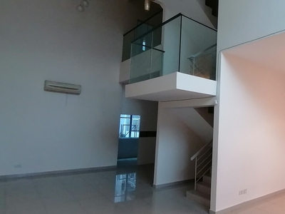 Bukit Serdang 2.5 Storey Terrace For Rent