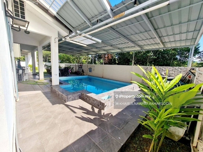 Cornerlot, Private Pool, Renovated. Double Storey Ivy Terrace