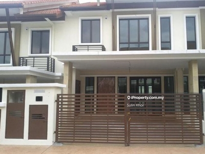 Double Storey terrace house at Emerald Bk8 for Sale!!