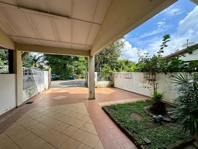 Freehold, facing open, gated and guarded, USJ16, Subang Jaya