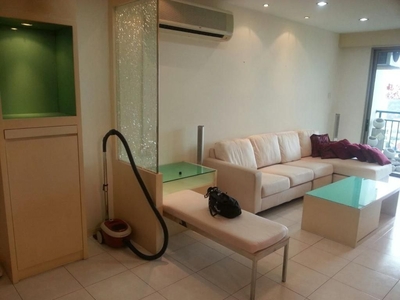 Molek Pine 1 @ Taman Molek renovated & fully furnished unit, good deal, good location, very convenient!