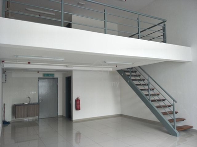 Pinnacle Kelana Jaya. Duplex-2 floor with aircon. Convenient Locations