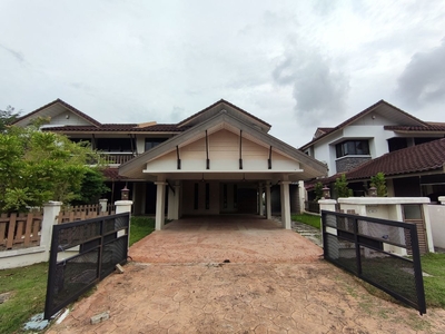 PRICE DROP! SEMI D, DOUBLE STOREY DIVINA, SEK.24, SHAH ALAM