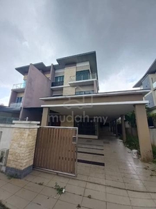 Prime Area! Easy access to many place!! Stutong 3 Storey Semi D House