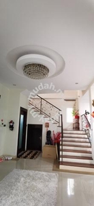 RENOVATED 3 Storey BUNGALOW with swimming pool Pearl Villa, section 6