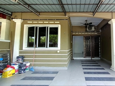 Rumah Setingkat di Taman Mawar Kg Lang Banting – 20’ x 66’ Renovated