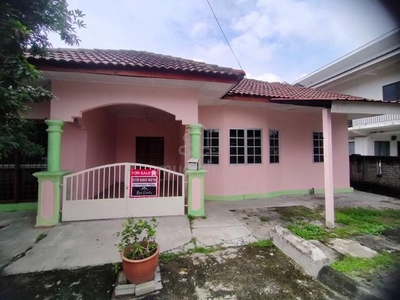 Shah Alam Tanah Lot dan 3 Buah Rumah di Kampung Baru Hicom