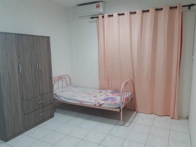 Single Room for Rent Located at Kenny Height, FEMALE ONLY
