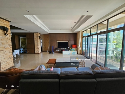 Sri Golden Bay 2800sf, Renovated and Furnished