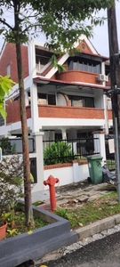 Sri Hartamas Townhouse 3Rooms + 1Bathroom - Partially Furnished & Very Well Maintained