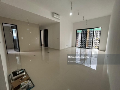 Sunway Velocity Two. 3 Carparks, 4 Rooms, Corner Unit, Fully Furnished