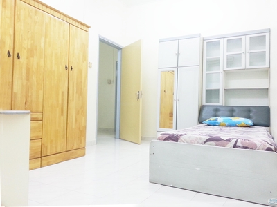 AIRCOND [Furnished] Big Room @ Setapak landed House (with Private Balcony)