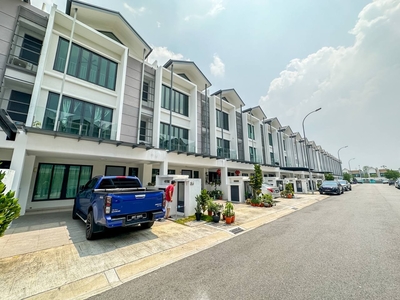 [BRAND NEW] RENOVATED 3 Storey Andira Park Bandar Bukit Puchong