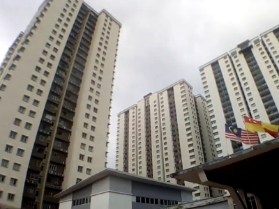 Freehold Apartment Renovated 3 Rooms Condo Aman Heights Condominium Taman Bukit Serdang Seri Kembangan For Sale