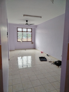 Indah Court Apartment,Bukit Indah For Rent