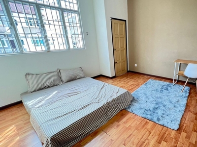 Master Room for RENT @ Greenlane with Private Bathroom