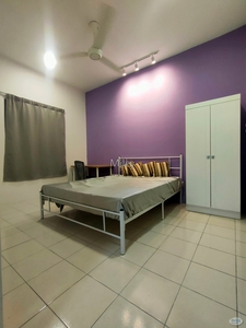 Nice medium size room for rent at Residensi Laguna condo, Bandar Sunway