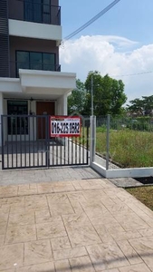 Puchong Perdana , Elegan Residensi Cornet Lot Town House To Let