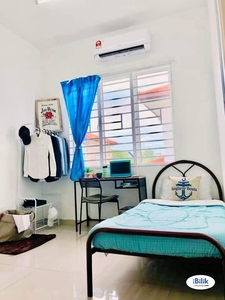 Comfort Urgent Move In~ Medium Room for rent Setia Alam