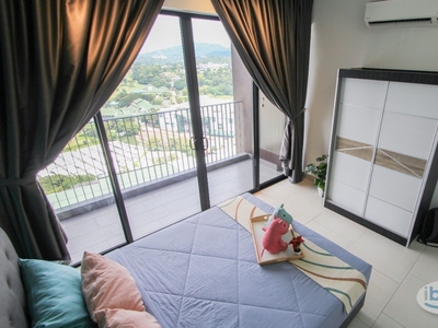 Lake View Medium Balcony room at Astetica@Seri Kembangan