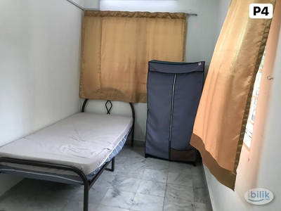 Medium Room for rent with One Mont Deposit at Puchong