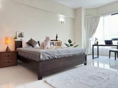 Premium Master Bedroom w/Ensuite Bathroom @ Sri Pangkor Condominium
