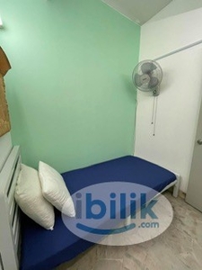 Room with Air-Cond in Jalan Kenari 7, Bandar Puchong Jaya with No Deposit❗