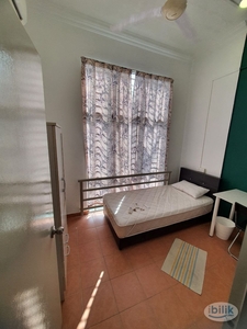 Single Room at Casa Subang, UEP Subang Jaya