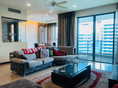 Well maintained Spacious home Short walk to shops KLCC Twin towers
